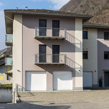La Strencia Semesterbostad Villa di Tirano
